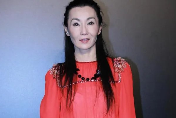 55岁的张曼玉的状态如何?你觉得还年轻吗?