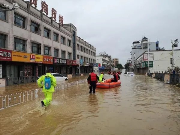 中国气象局连发三个预警是怎么回事?