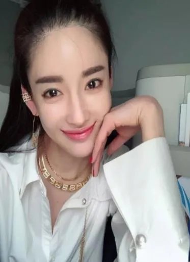 潘南奎以前的样子图片:潘南奎整容前后对比照是什么样?