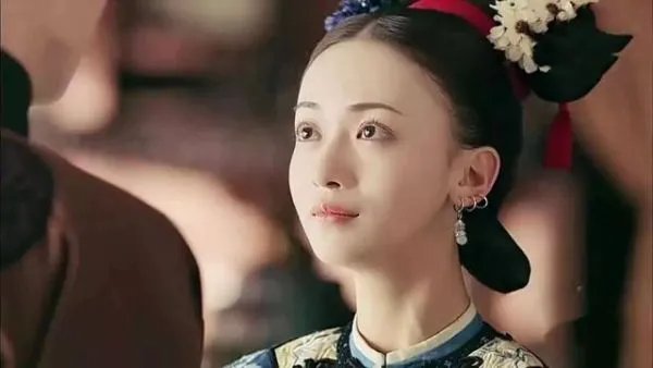 吴谨言和洪尧恋情曝光疑似同居,你觉得他们二人般配吗?