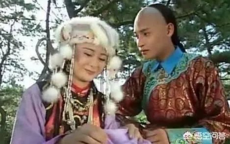 《还珠格格》的尔泰喜欢小燕子吗?