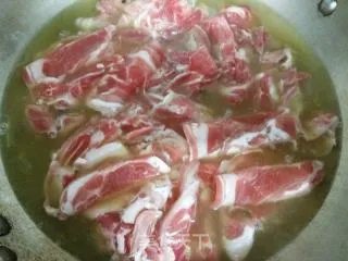 酸汤肥羊煲
