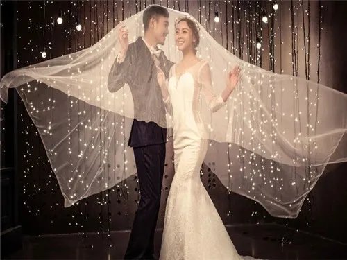 婚纱照相框材质介绍 婚纱相框材质有哪些