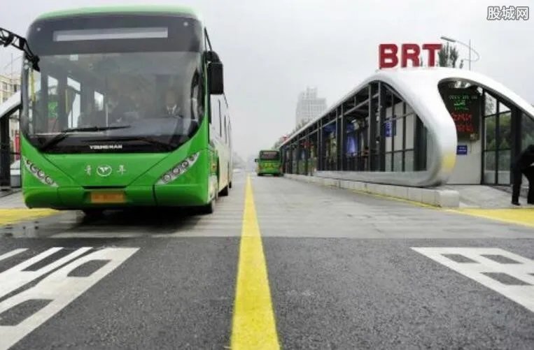 上海首条BRT正式通车 高峰时段发车间隔5至8分钟