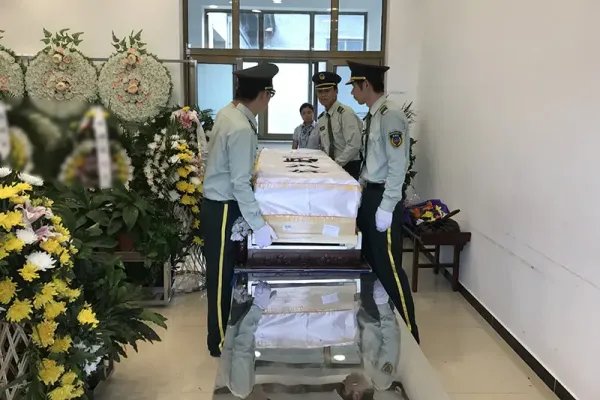 北京一三甲医院收取“天价殡葬费”引热议，此事有何处理进展？