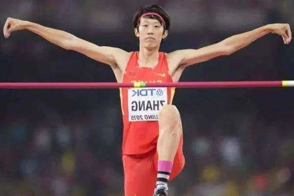 退役跳高运动员张国伟实名“举报”父亲张海军,这究竟是怎么回事?