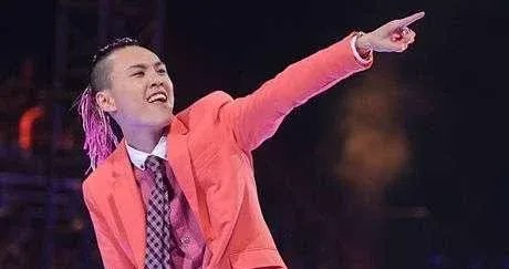 请问《完美关系》中董小鹏的扮演者是谁?