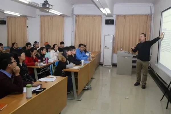清华大学2名博士研究生被退学，为什么现在越来越多高校学生被退学？