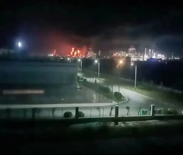 山东一化工厂爆燃火光冲天,造成此次事故的原因是什么