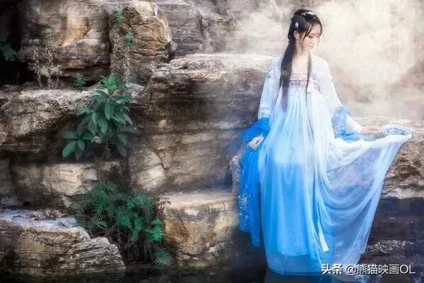 人像摄影中,你认为旗袍与汉服哪个更能拍出中国女人的韵味?你喜欢拍哪一种服装?