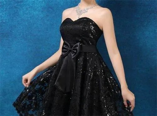 礼服搭配技巧有哪些 礼服怎么穿更好看